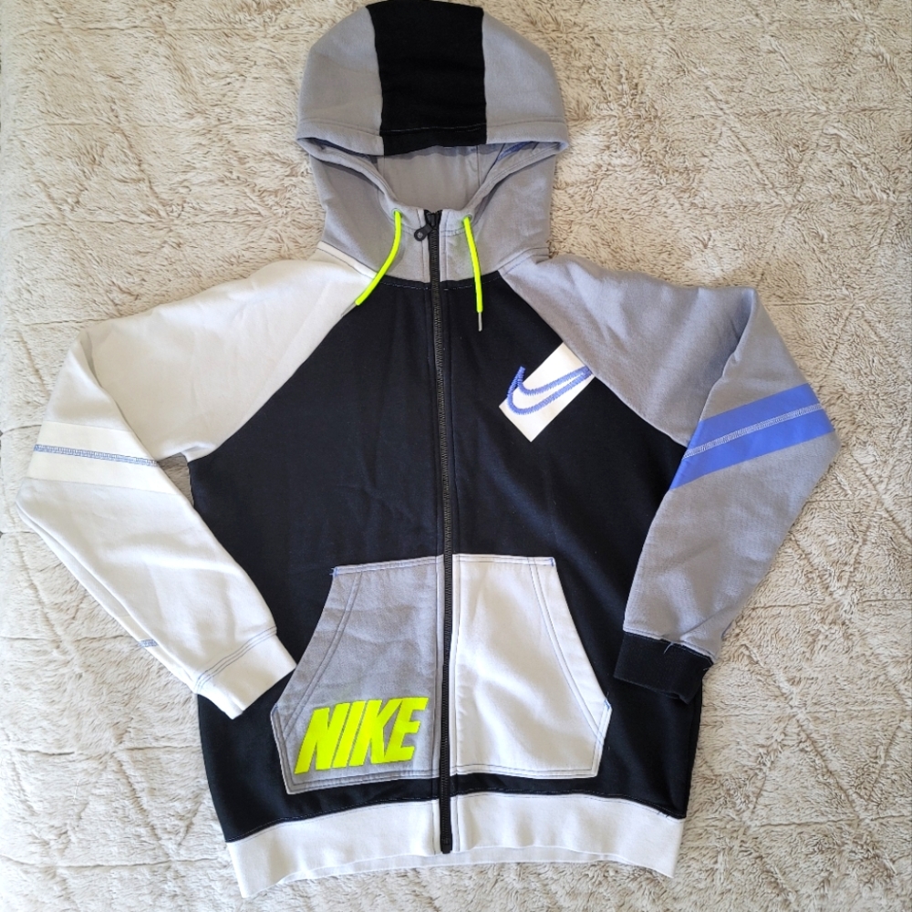 Nike Zip-up Hooded Sweat Jacket. Women Small. LIKE NEW